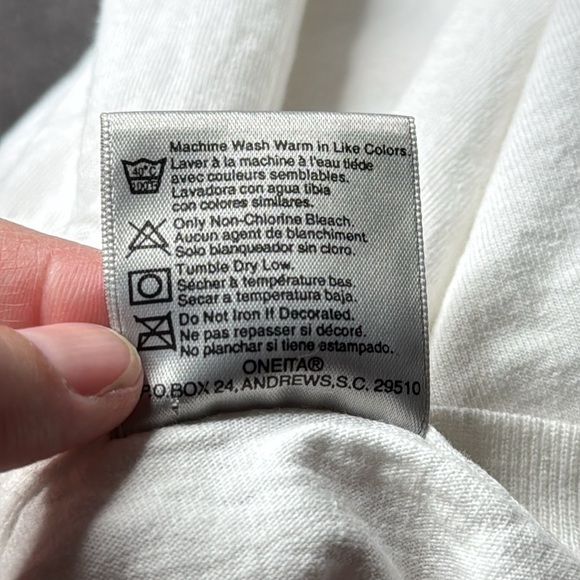 Vintage Oneita Laughlin Tempe, Arizona 1995 Tshirt Size XL - Picture 7 of 11